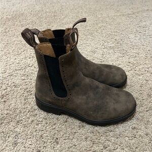 Blundstone Women’s Rustic Brown Hightop Boots